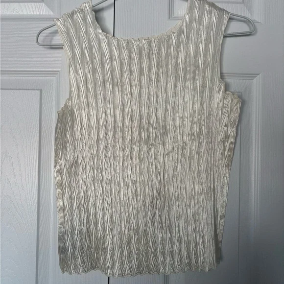 Cream Textured Tank Top - Picture 2 of 3